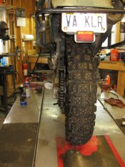 studded tires 003r.jpg